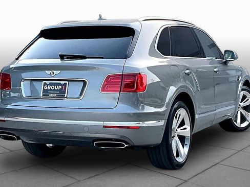 Used 2017 Bentley Bentayga AWD/4WD image 13