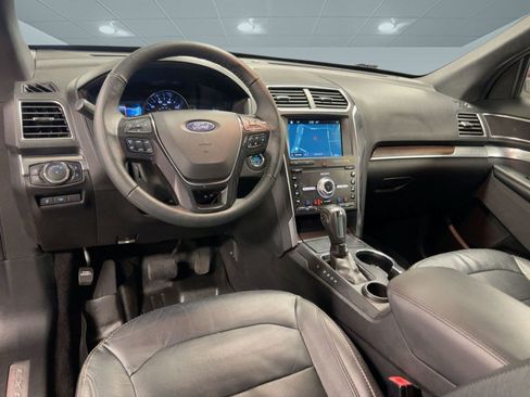 Used 2019 Ford Explorer Limited w/ Class III Trailer Tow Package image 28