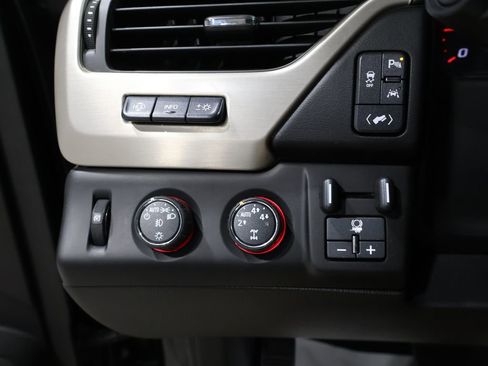 Used 2016 GMC Yukon Denali image 32