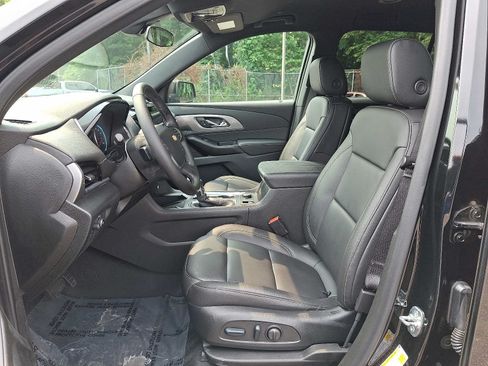 Used 2023 Chevrolet Traverse LT AWD/4WD image 14
