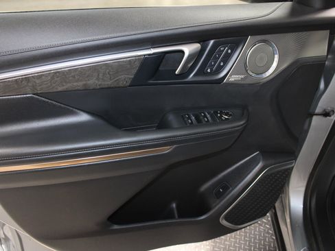 Used 2025 Buick Enclave Avenir image 29