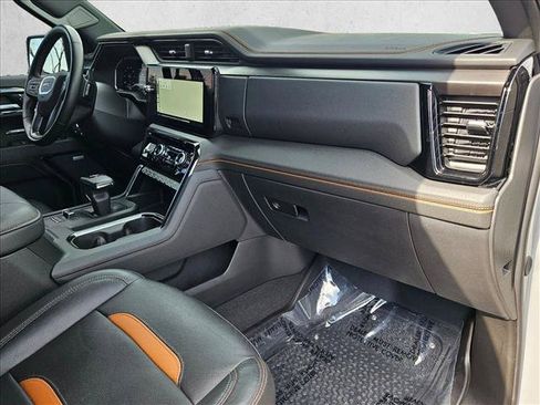 Used 2024 GMC Sierra 1500 AT4 w/ Technology Package AWD/4WD image 21