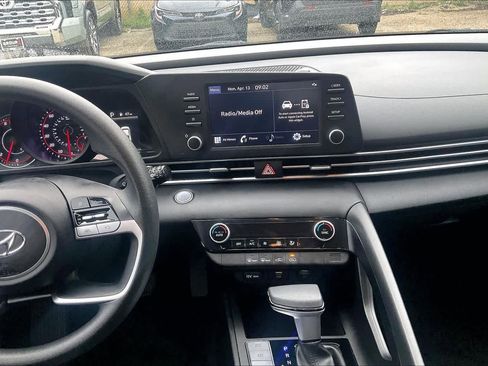 Used 2023 Hyundai Elantra SEL FWD image 7