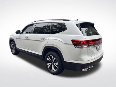 Used 2026 Volkswagen Atlas SE FWD image 3
