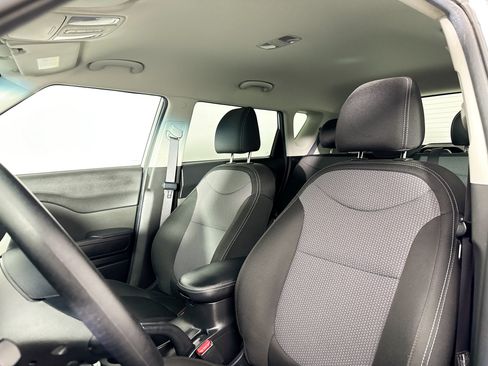 Used 2018 Kia Soul + FWD image 17
