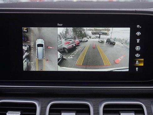 Used 2021 Mercedes-Benz GLS 580 4MATIC w/ Exclusive Trim Package image 59