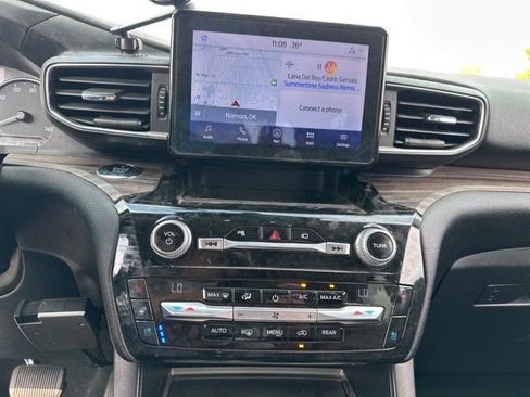 Used 2021 Ford Explorer Limited w/ Equipment Group 301A image 10
