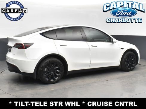 Used 2022 Tesla Model Y Long Range image 7