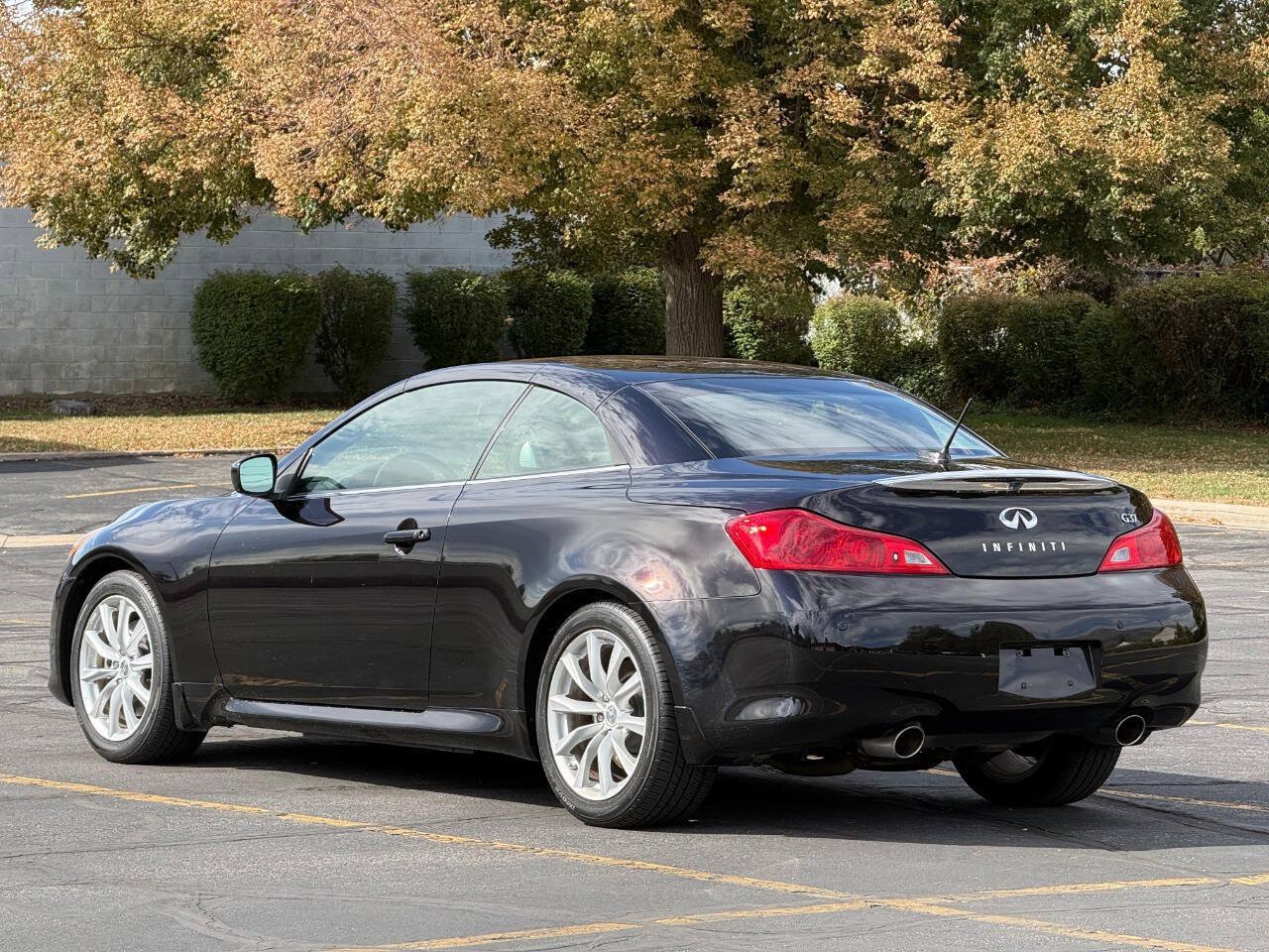 Used 2013 INFINITI G37 Convertible w/ Premium Pkg RWD image 3