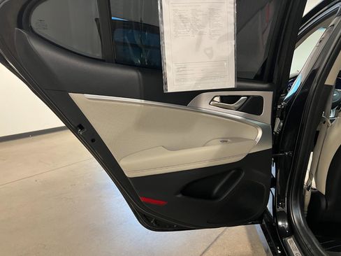 Used 2020 Genesis G70 3.3T w/ Elite Package AWD/4WD image 32