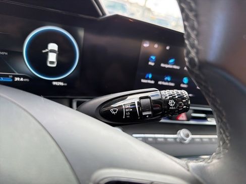 Used 2022 Hyundai Elantra Limited image 33