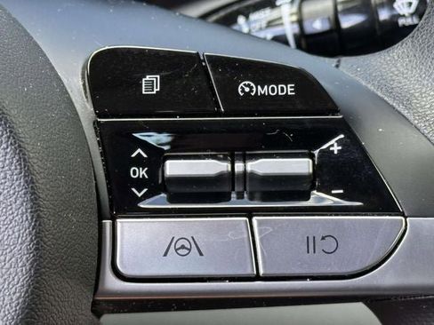 Used 2023 Hyundai Elantra SEL image 23