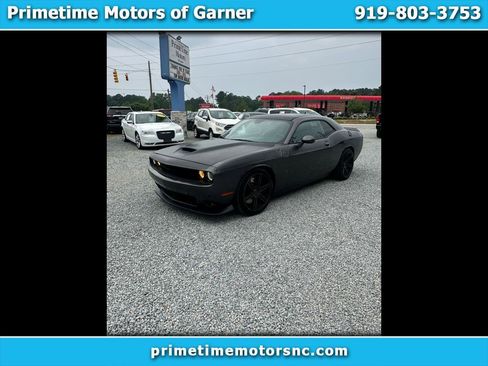 Used 2020 Dodge Challenger R/T Scat Pack w/ T/A Package RWD image 1