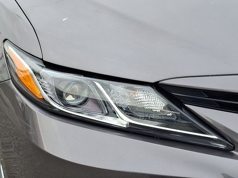 Used 2023 Toyota Camry LE image 10