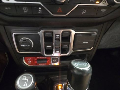 Used 2020 Jeep Wrangler Unlimited Rubicon AWD/4WD image 15