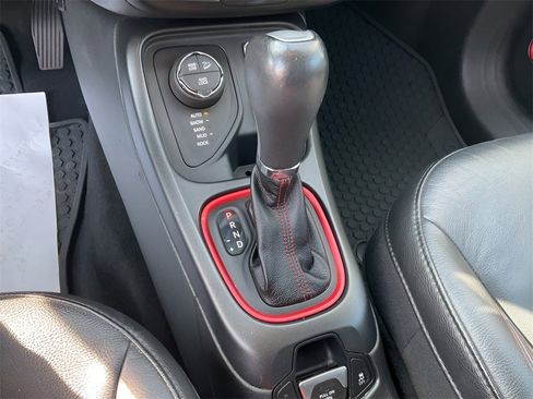 Used 2018 Jeep Compass Trailhawk image 10