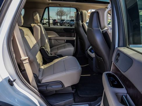 Used 2024 Lincoln Navigator Reserve image 22