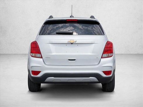 Used 2017 Chevrolet Trax LT w/ LT Convenience Package FWD image 6
