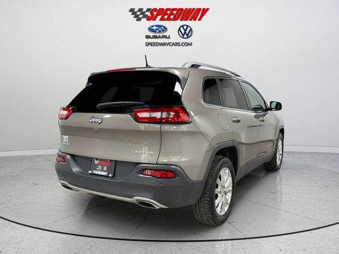 Used 2016 Jeep Cherokee Limited image 7