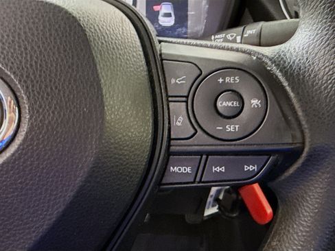 Used 2021 Toyota Corolla LE FWD image 15