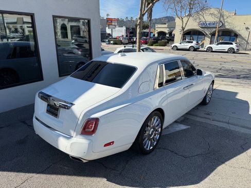 Used 2018 Rolls-Royce Phantom Sedan image 14