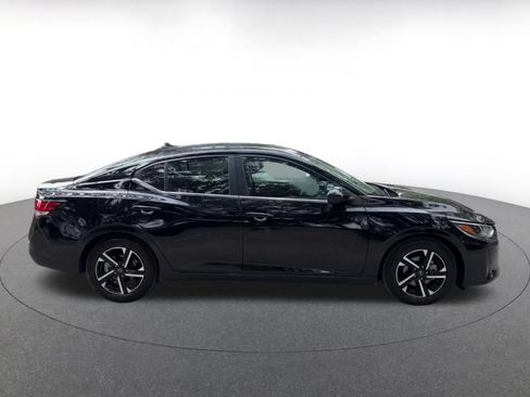 Used 2025 Nissan Sentra SV FWD image 16