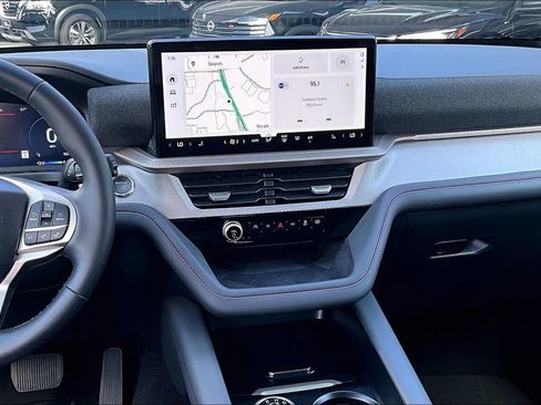 Used 2025 Ford Explorer Active image 11