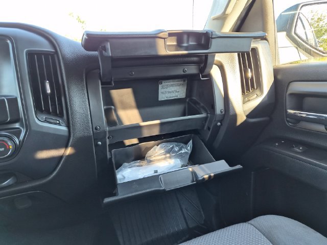 Used 2019 Chevrolet Silverado 1500 Custom w/ Custom Convenience Package AWD/4WD image 29