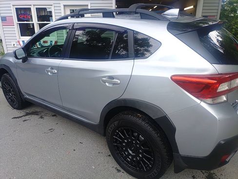 Used 2018 Subaru Crosstrek 2.0i Premium AWD/4WD image 3