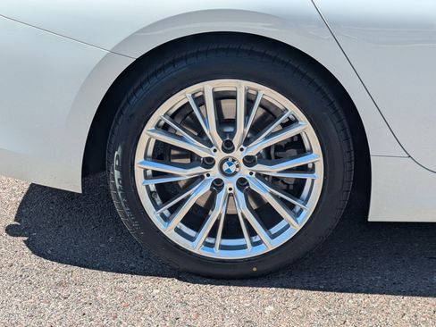 Used 2023 BMW 330i Sedan w/ Driving Assistance Package image 9