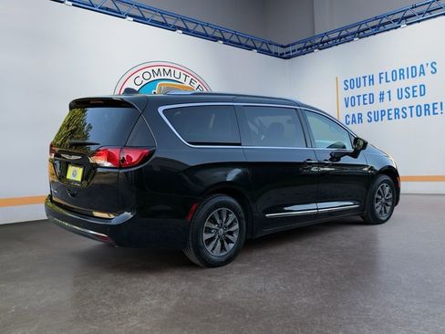 Used 2019 Chrysler Pacifica Touring-L Plus w/ Advanced Safetytec Group image 5