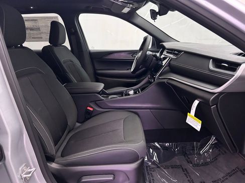 New 2025 Jeep Grand Cherokee Laredo X image 22