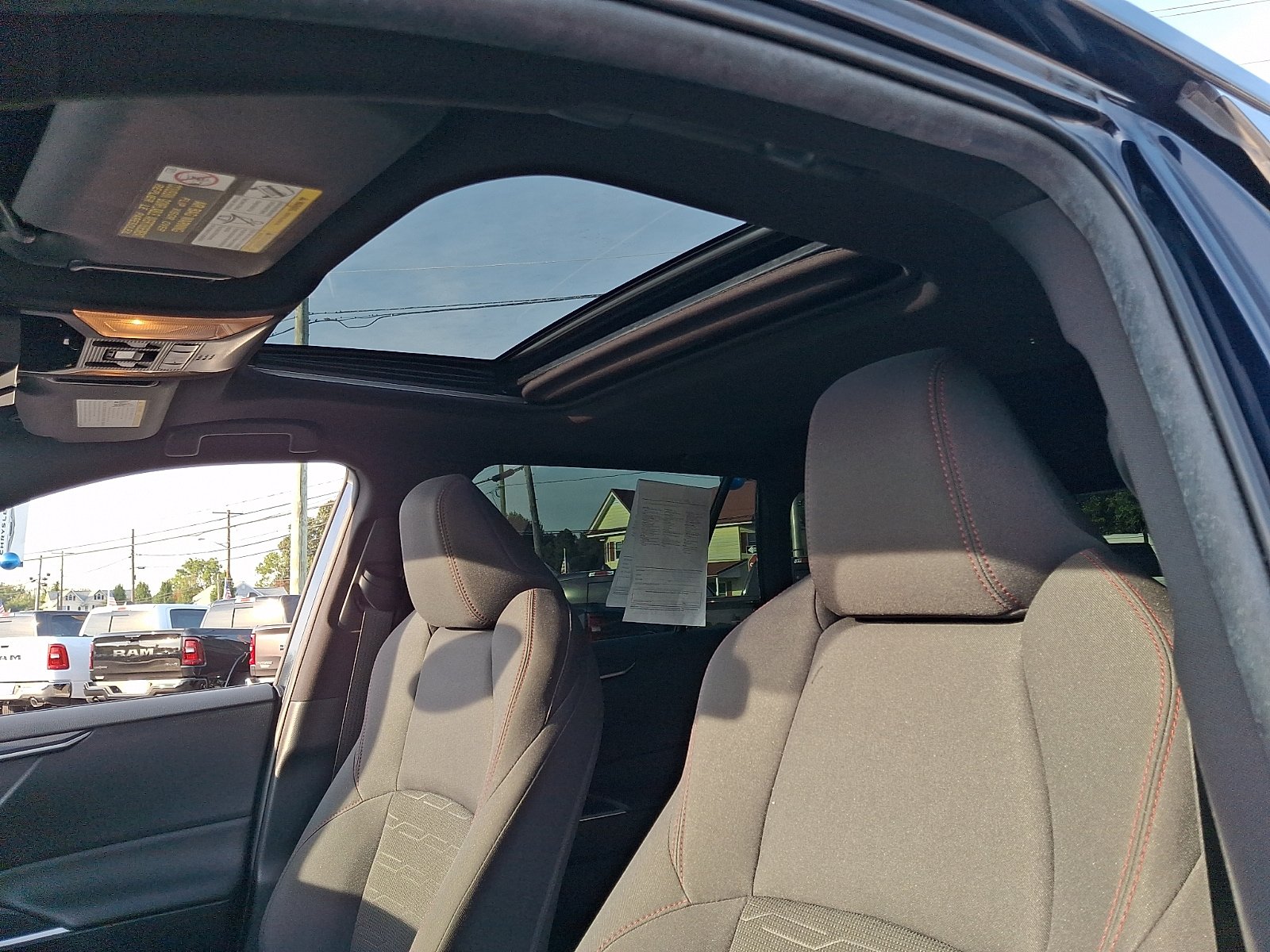Used 2021 Toyota RAV4 SE w/ Weather & Moonroof Package AWD/4WD image 14