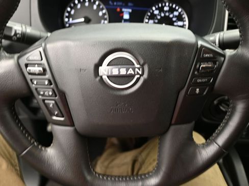 Used 2023 Nissan Frontier SV w/ SV Convenience Package AWD/4WD image 12
