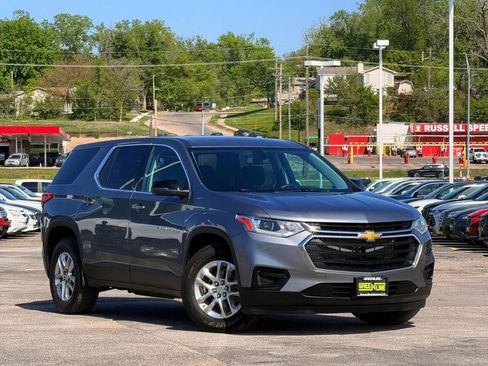 Used 2021 Chevrolet Traverse LS AWD/4WD image 1