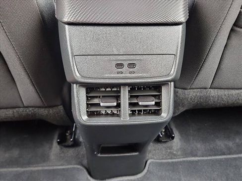 Used 2025 Chevrolet Equinox LT AWD/4WD image 17