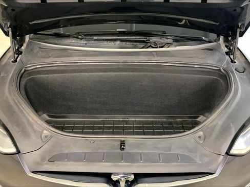 Used 2018 Tesla Model X 75D image 31