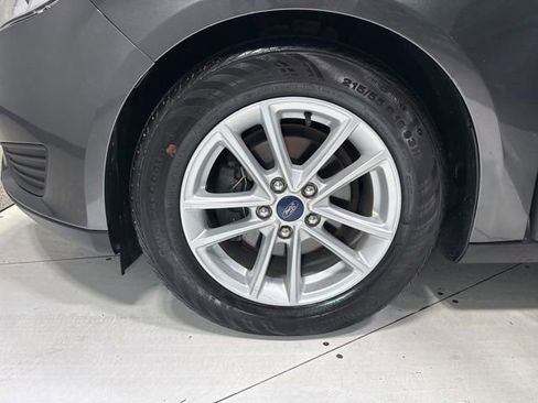 Used 2018 Ford Focus SE FWD image 4