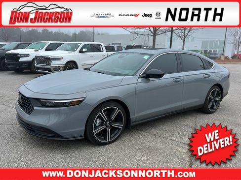 Used 2025 Honda Accord Sport image 1