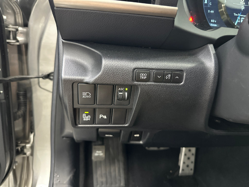 Used 2018 Lexus IS 300 F Sport w/ F Sport Package RWD image 32