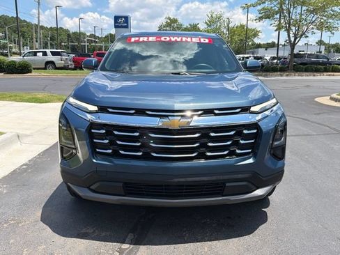 Used 2025 Chevrolet Equinox LT AWD/4WD image 3