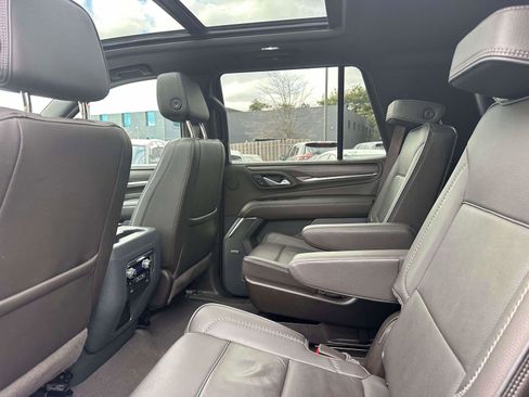 Used 2024 GMC Yukon Denali image 9