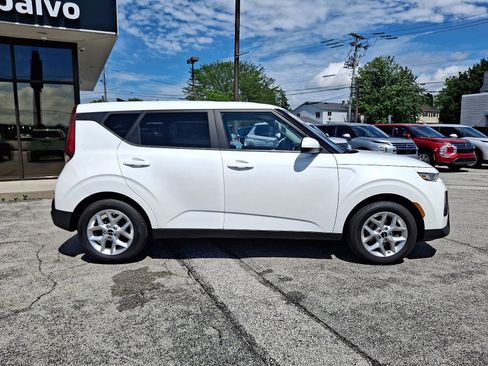 Used 2022 Kia Soul LX w/ Technology Package FWD image 8
