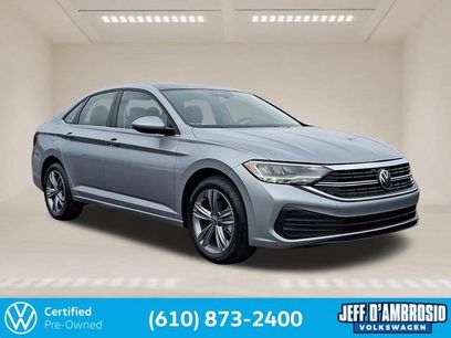 Used 2023 Volkswagen Jetta SE w/ Panoramic Sunroof Package