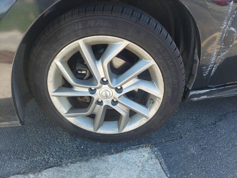 Used 2013 Nissan Sentra SR w/ Premium Pkg FWD image 3