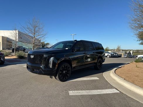 New 2026 Cadillac Escalade ESV Platinum Sport w/ LPO, ONYX Package image 3