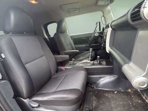 Used 2014 Toyota FJ Cruiser 4WD w/ Upgrade Package image 11