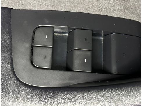 Used 2022 Tesla Model Y Performance image 36