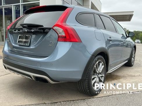 Used 2018 Volvo V60 T5 Cross Country w/ Convenience Package AWD/4WD image 8