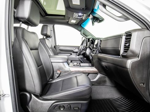 Used 2024 Chevrolet Silverado 2500 LTZ w/ LTZ Plus Package image 9